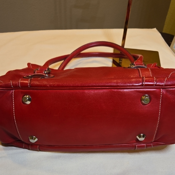 Christian Dior Vibrant Red Pebbled Leather Shoulder Bag with Silver CD Plate - Picture 10 of 17